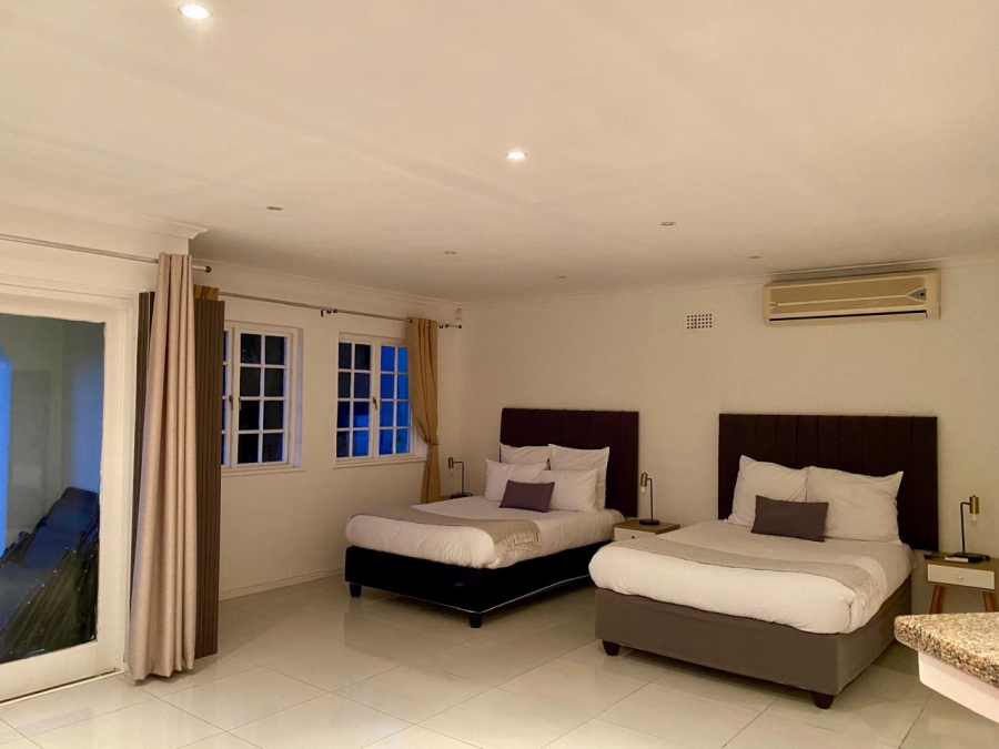 5 Bedroom Property for Sale in Constantia Western Cape